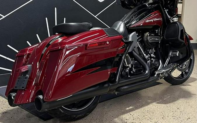 2017 Harley-Davidson® FLHXSE - CVO™ Street Glide®