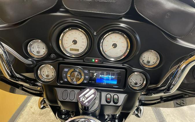 2012 Harley-Davidson® FLHX - Street Glide®