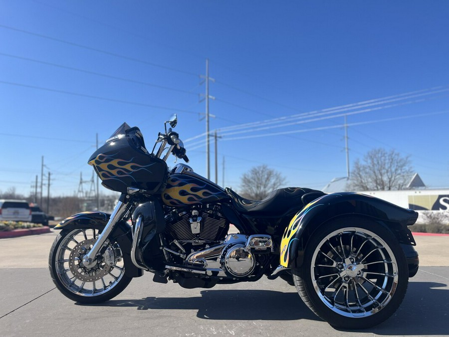 2024 Harley-Davidson® FLTRT Road Glide® 3 Vivid Black/Custom Flames 858548