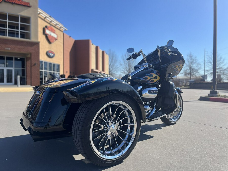 2024 Harley-Davidson® FLTRT Road Glide® 3 Vivid Black/Custom Flames 858548