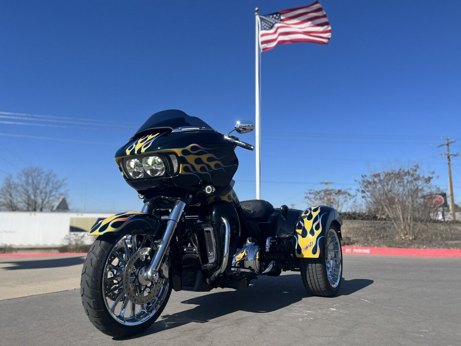 2024 Harley-Davidson® FLTRT Road Glide® 3 Vivid Black/Custom Flames 858548