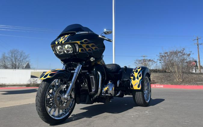 2024 Harley-Davidson® FLTRT Road Glide® 3 Vivid Black/Custom Flames 858548