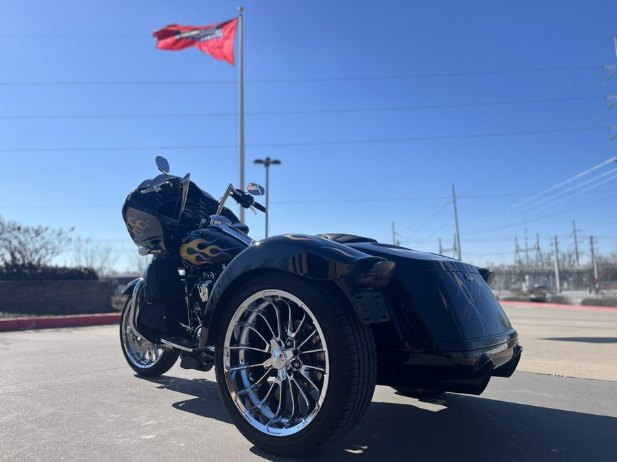 2024 Harley-Davidson® FLTRT Road Glide® 3 Vivid Black/Custom Flames 858548