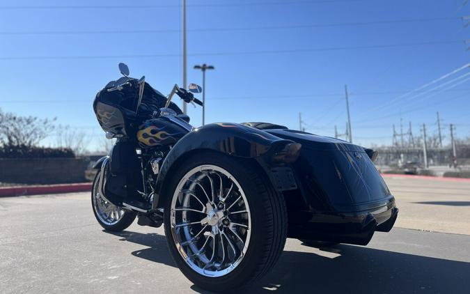 2024 Harley-Davidson® FLTRT Road Glide® 3 Vivid Black/Custom Flames 858548