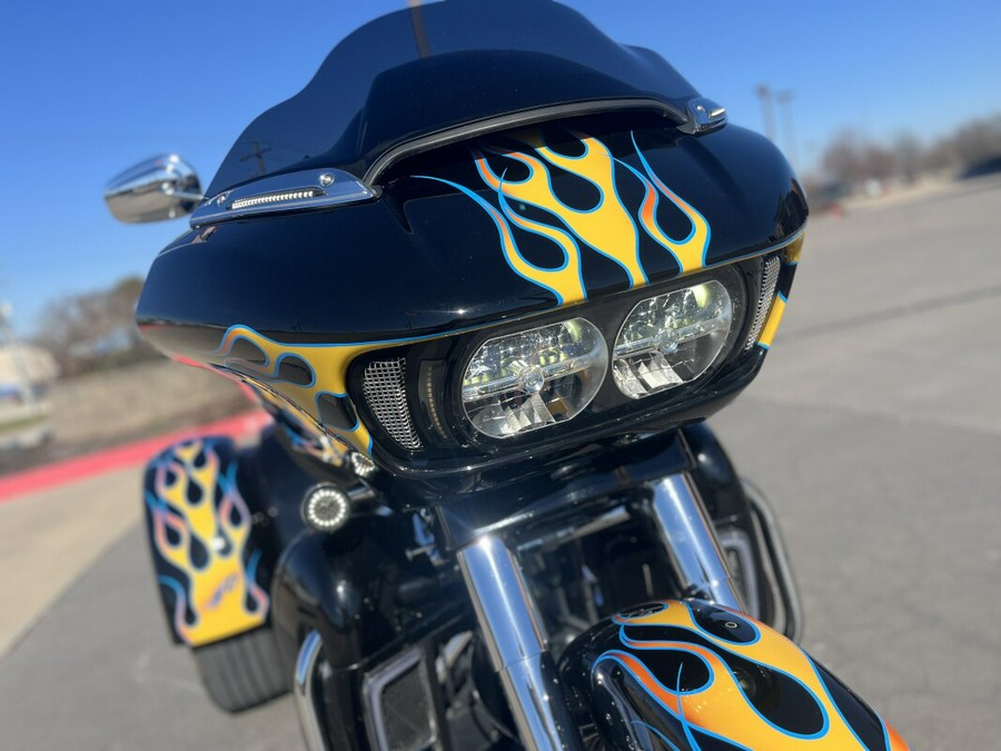 2024 Harley-Davidson® FLTRT Road Glide® 3 Vivid Black/Custom Flames 858548