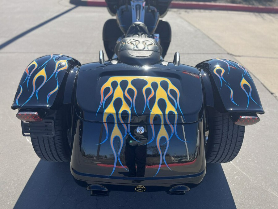 2024 Harley-Davidson® FLTRT Road Glide® 3 Vivid Black/Custom Flames 858548