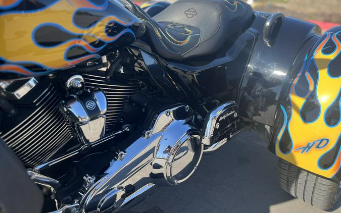 2024 Harley-Davidson® FLTRT Road Glide® 3 Vivid Black/Custom Flames 858548