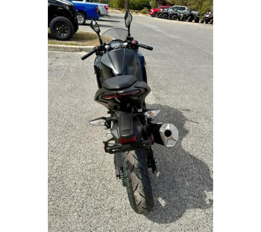 2026 Kawasaki Ninja 500 Metallic Flat Spark Black