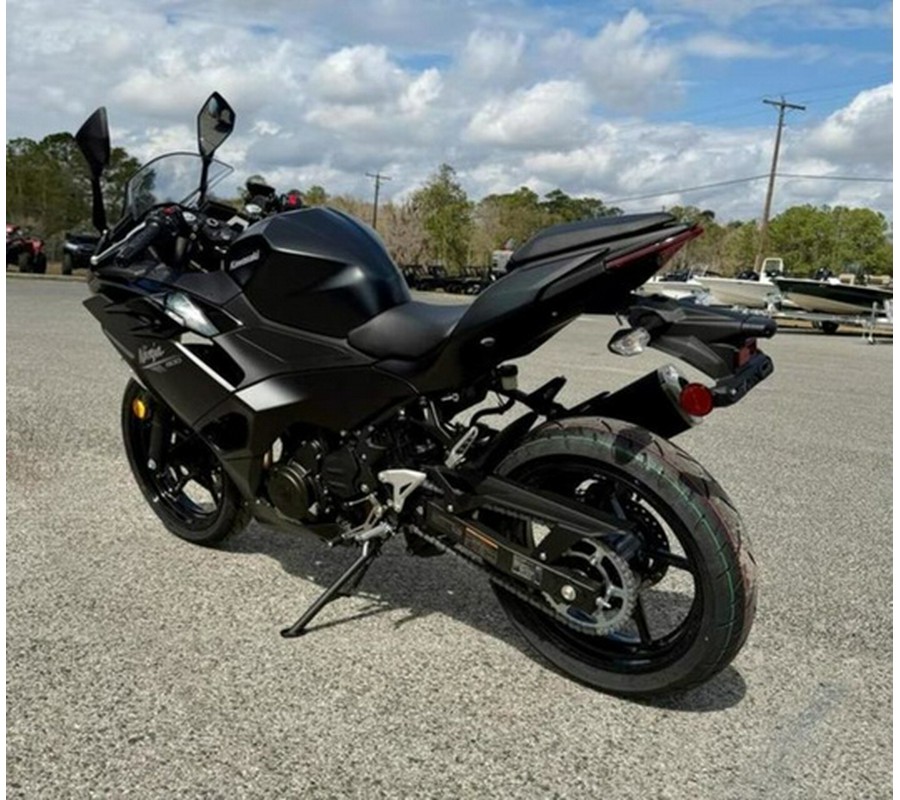 2026 Kawasaki Ninja 500 Metallic Flat Spark Black