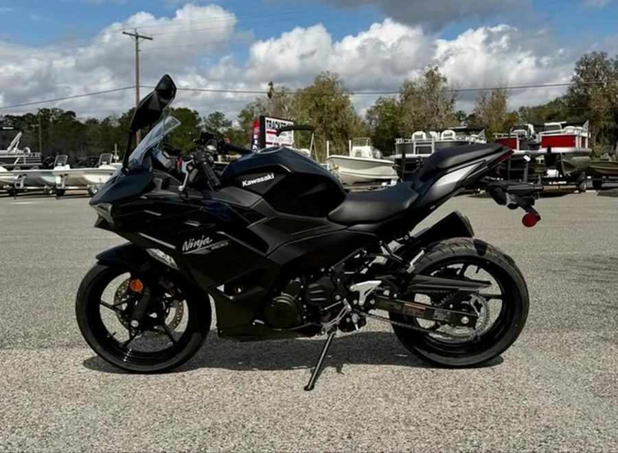 2026 Kawasaki Ninja 500 Metallic Flat Spark Black