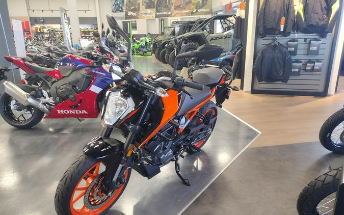 2023 KTM Duke 200