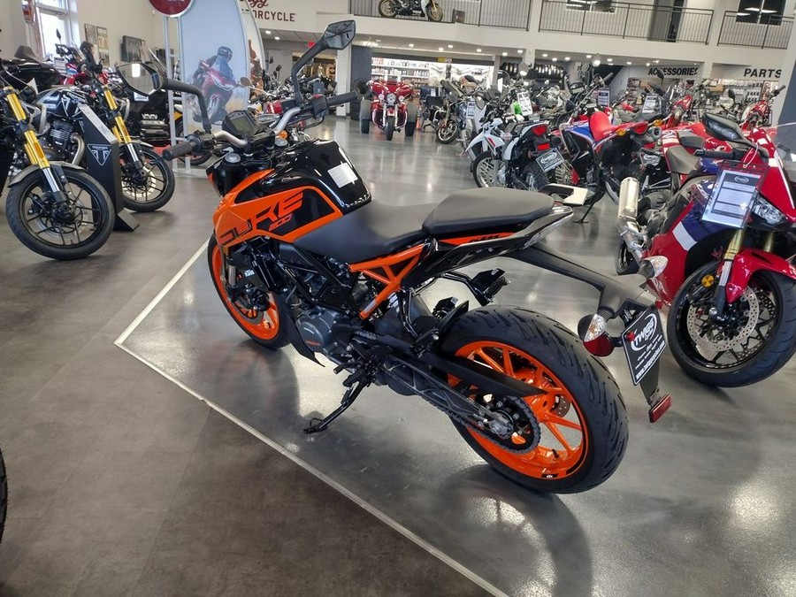 2023 KTM Duke 200