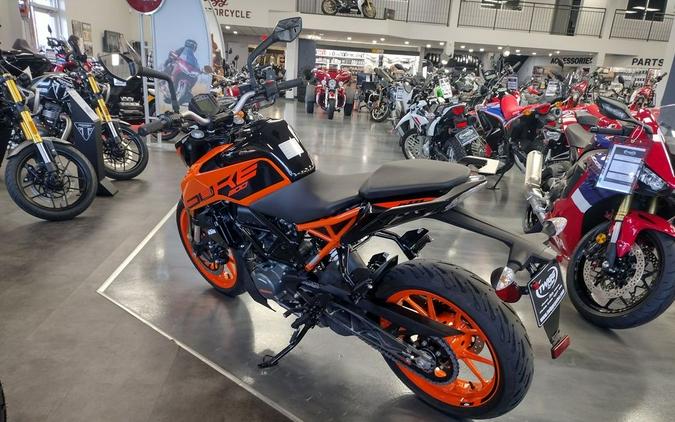 2023 KTM Duke 200