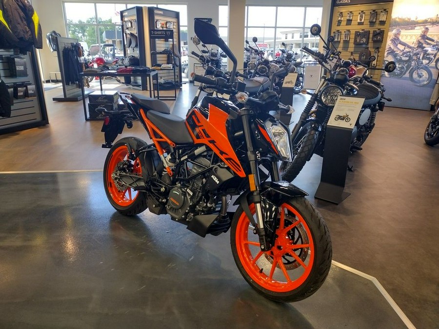 2023 KTM Duke 200