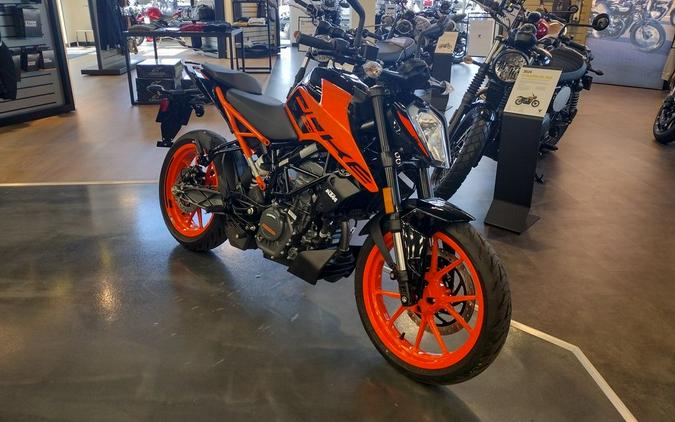 2023 KTM Duke 200