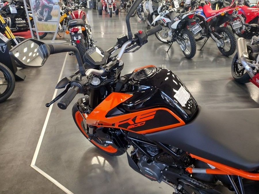 2023 KTM Duke 200