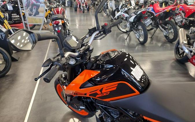 2023 KTM Duke 200