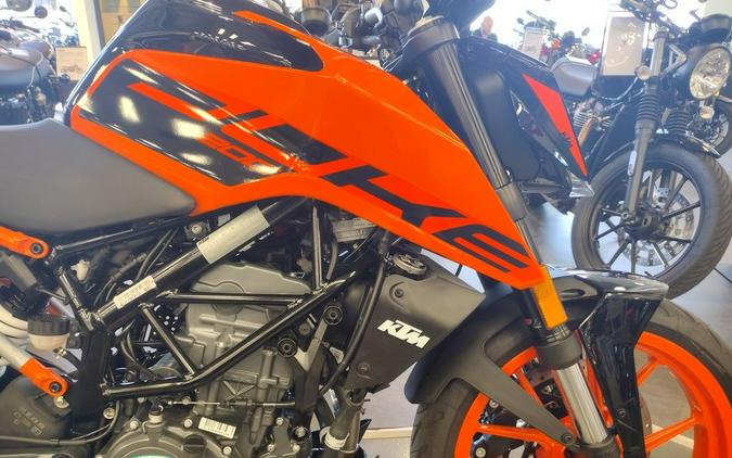 2023 KTM Duke 200