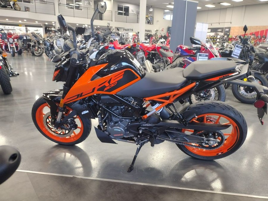 2023 KTM Duke 200