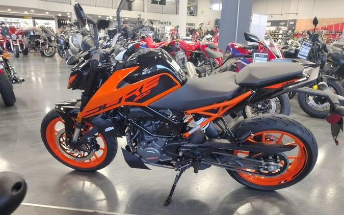 2023 KTM Duke 200