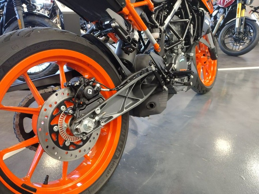 2023 KTM Duke 200