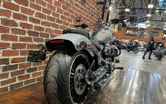 2025 Harley-Davidson Softail FXBR - Breakout