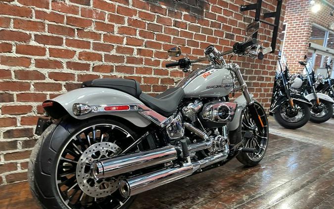 2025 Harley-Davidson Softail FXBR - Breakout