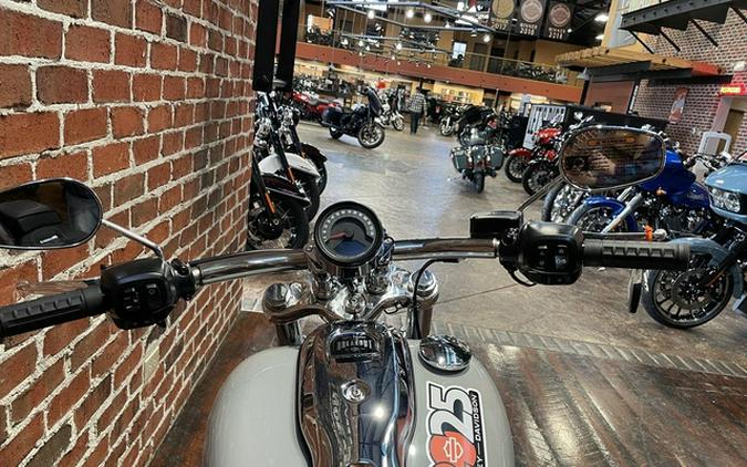 2025 Harley-Davidson Softail FXBR - Breakout