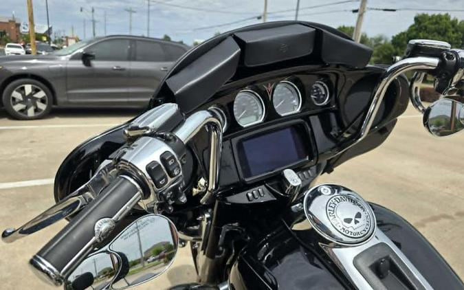2019 Harley-Davidson® FLHTKL - Ultra Limited Low