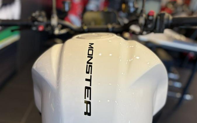 2027 Ducati MONSTER PLUS
