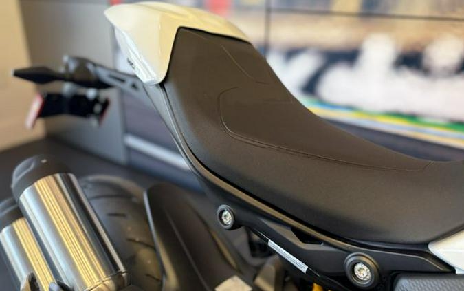 2027 Ducati MONSTER PLUS
