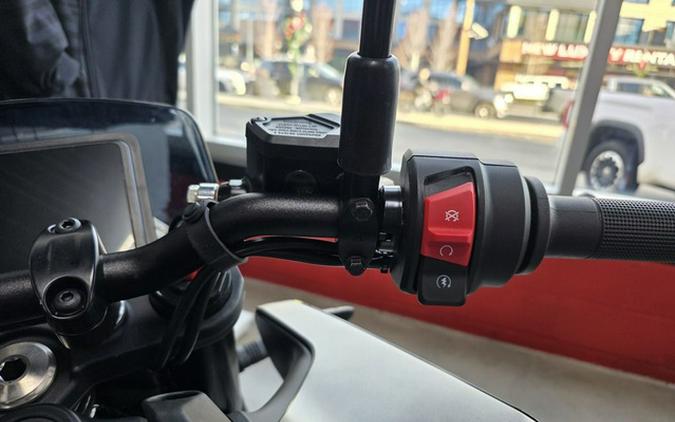 2024 Husqvarna SVARTPILEN 401