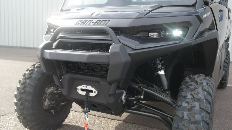 2026 Can-Am® Defender MAX XT CAB HD11 With 10.25 in.display
