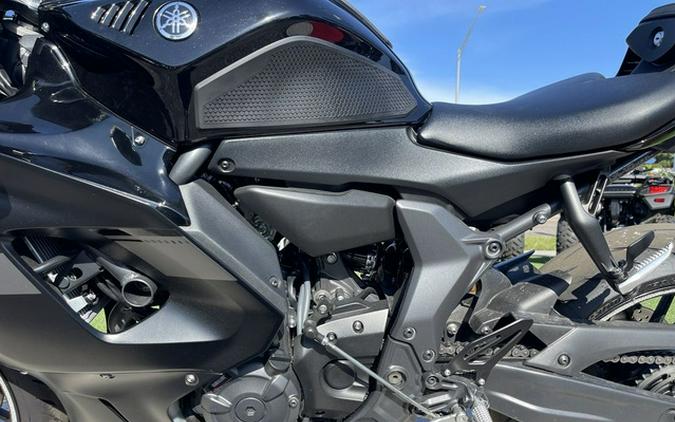 2025 Yamaha YZF R7