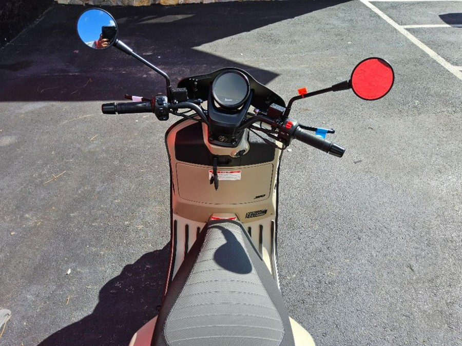 2027 Vespa GTV 310