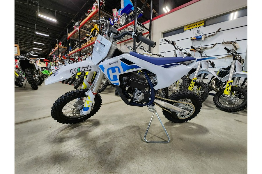 2024 Husqvarna Motorcycles EE 5