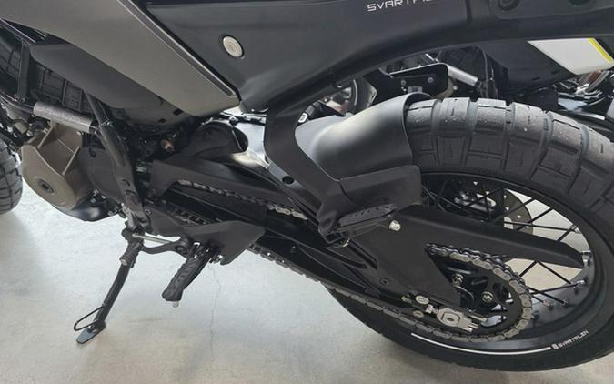 2024 Husqvarna SVARTPILEN 401