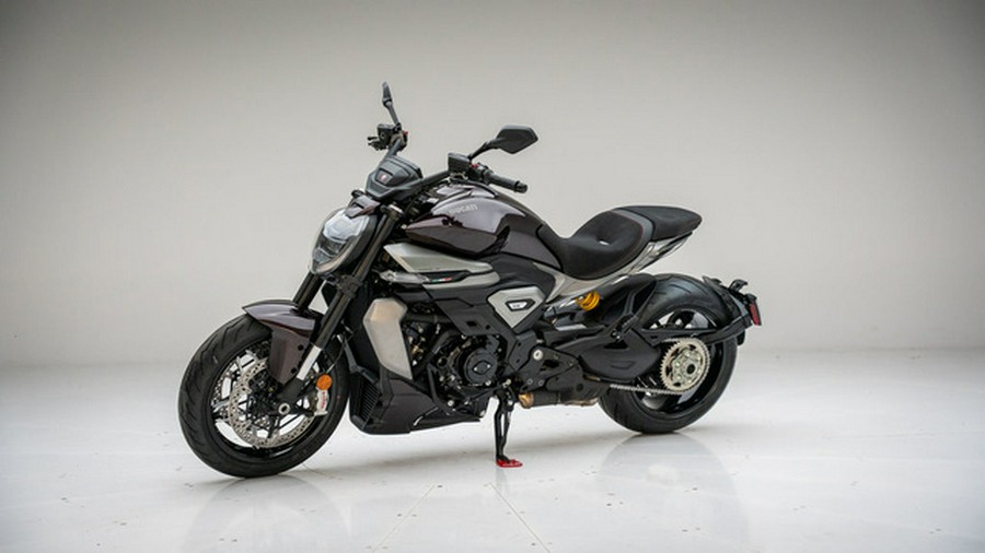 2026 Ducati XDiavel V4 Black Lava