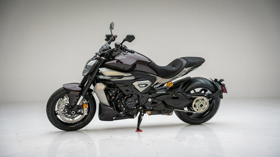 2026 Ducati XDiavel V4 Black Lava