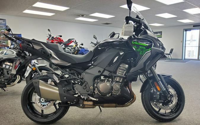 2022 Kawasaki Versys® 1000 SE LT+