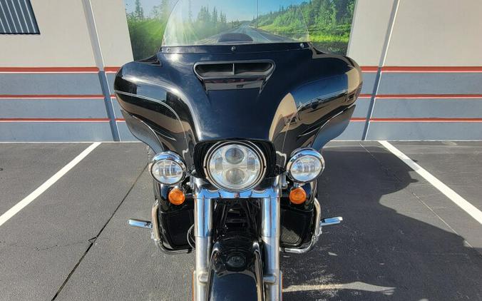 2015 Harley-Davidson Tri Glide Ultra BLACK W/ PINSTRIPE