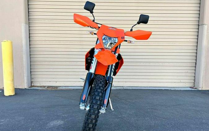 2025 KTM 500 EXC-F Six Days First Look [Fast Facts; 15 Photos]