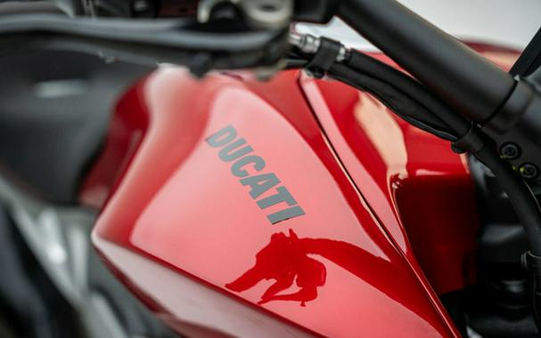 2026 Ducati XDiavel V4 Burning Red