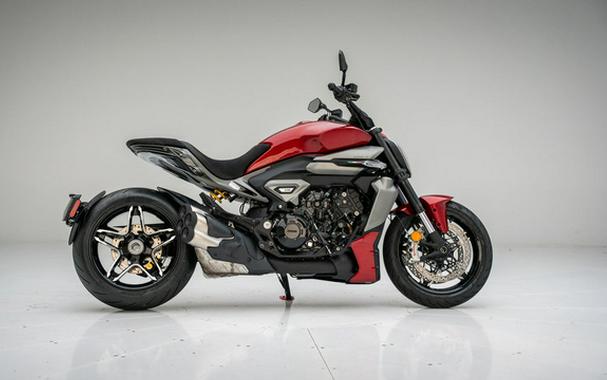 2026 Ducati XDiavel V4 Burning Red