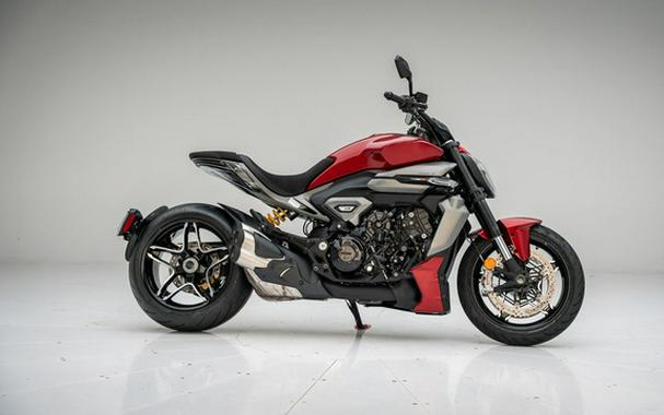 2026 Ducati XDiavel V4 Burning Red