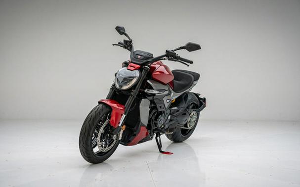 2026 Ducati XDiavel V4 Burning Red