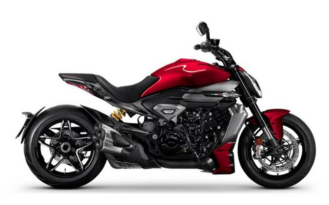 2026 Ducati XDiavel V4 Burning Red