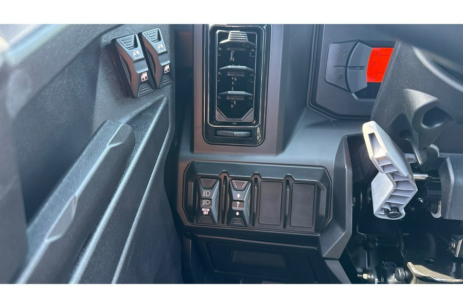 2026 Can-Am DEFENDER MAX LIMITED CAB