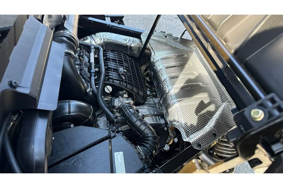 2026 Can-Am DEFENDER MAX LIMITED CAB