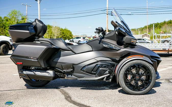 2024 Can-Am® Spyder RT Limited Dark Wheels